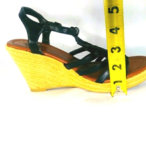 Strappy wedge sandals - Picture 6 of 15